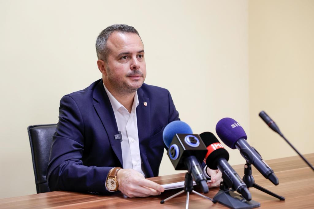 Герасимовски: Воведуваме двосменско работење на градинките до 22 часот