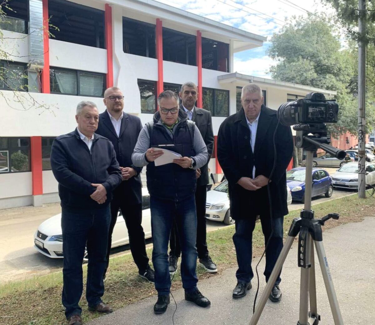 Градоначалникот на Центар, Герасимовски да одговори, каде отидоа парите за Работнички, прашува Мемов