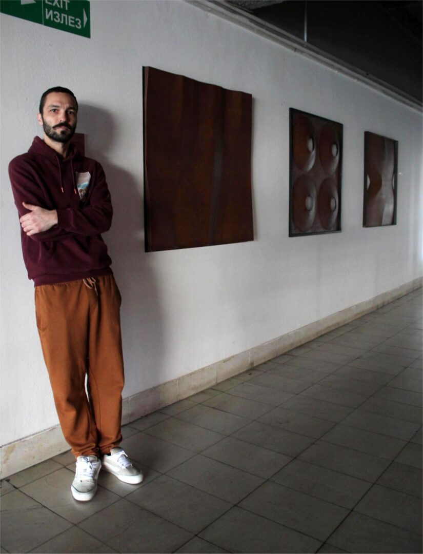 Дела на скулпторот Александар Ефтимовски трајно поставени во просторот МКЦ Скопје