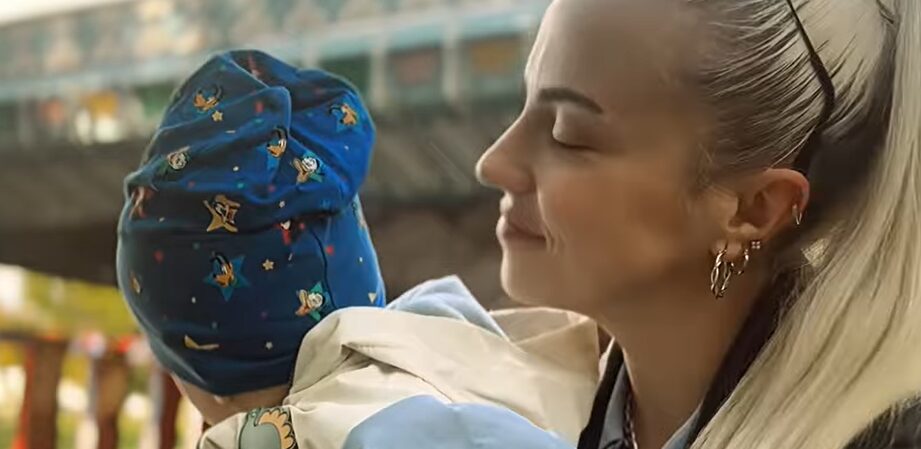 Кога музиката станува семејна приказна - Волческа ја посвети песната „Ведро е“ на својот внук