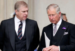 Кралот Чарлс му ги одзема титулите на принц Ендру и го сели од кралската резиденција