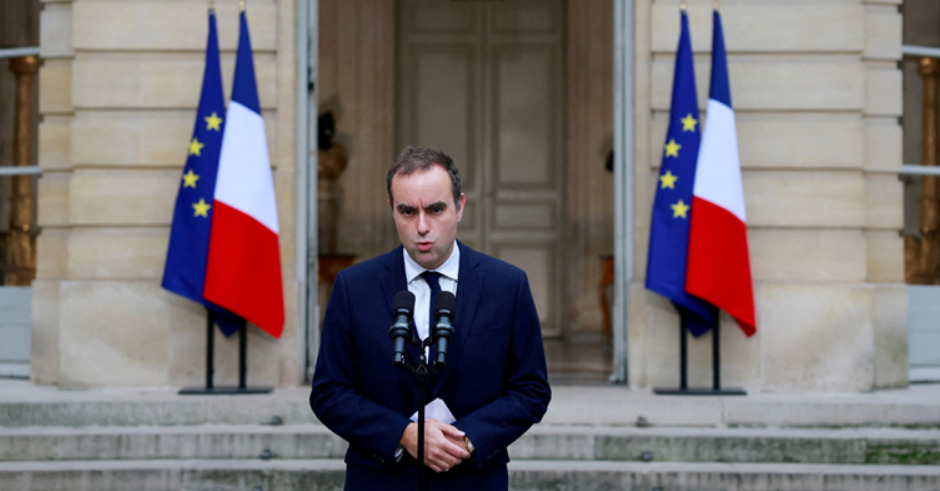 Макрон го врати на функцијата премиерот кој поднесе оставка по само еден ден