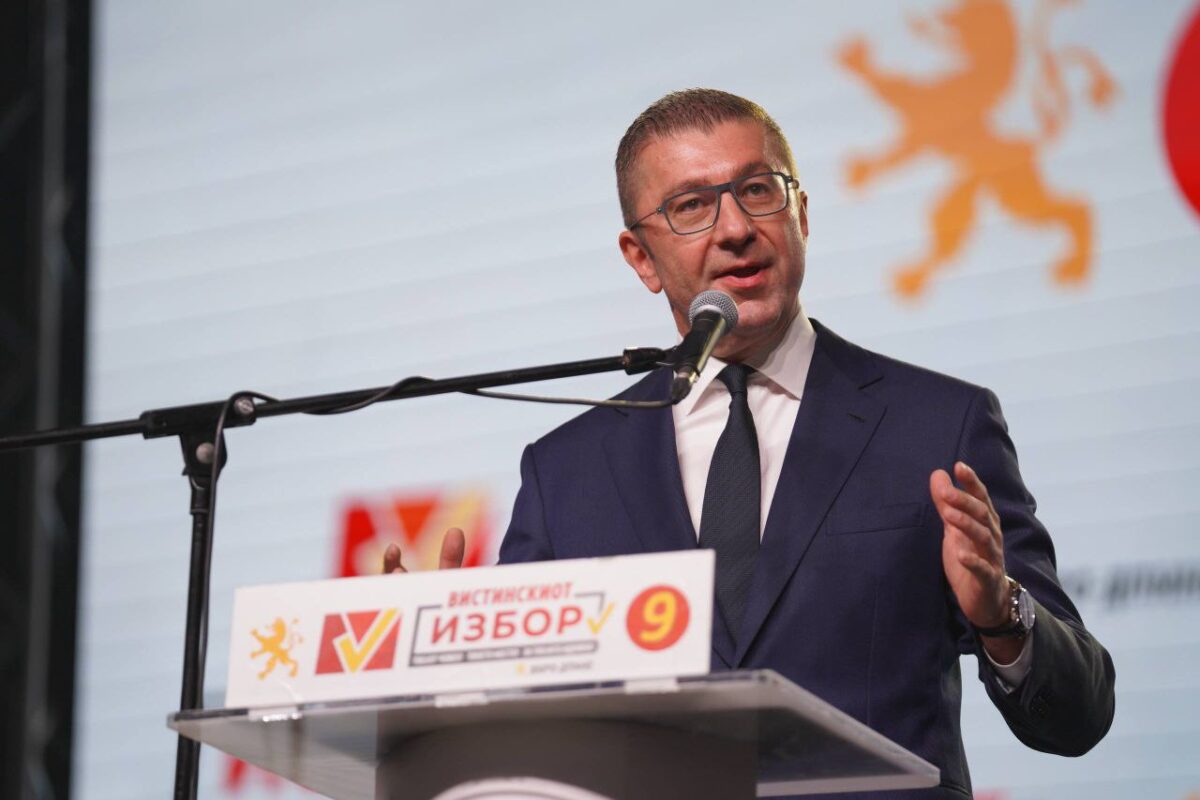 Мицкоски: Следи инвестиција од американско-британска компанија во наменската воена индустрија во Македонија во висина до 150 милиони долари која ќе донесе 1000 нови работни места