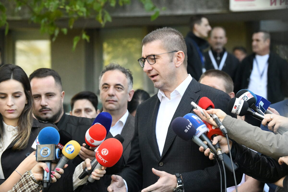 Мицкоски: Филипче со контрадикторни изјави, ако е краток периодот да се цени неговата работа во СДСМ, тогаш е кратко и времето за да се оцени работата на Владата