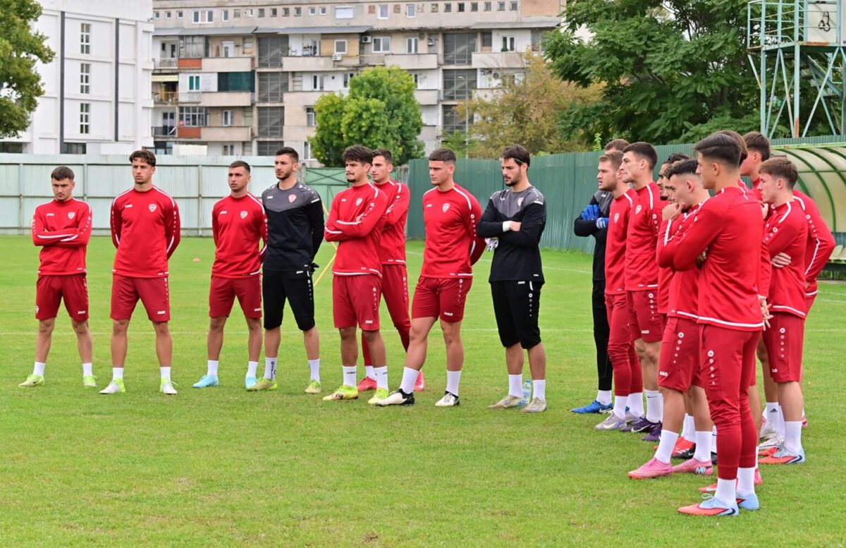 Младата селекција ги започна подготвките за Емрменија и Црна Гора