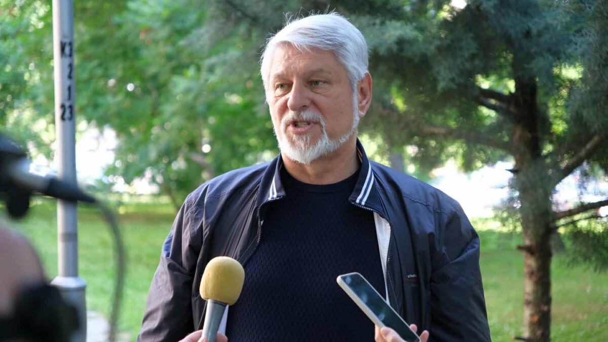 Обвинителе дали ќе мрднете, не ви е јасно што се случува во Злокуќани?, праша Јакимовски и кажа дека оди во втор круг