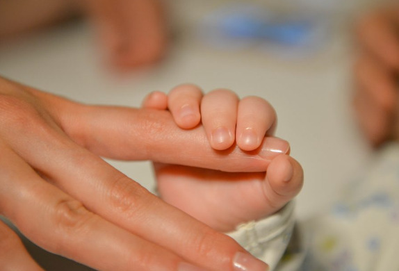 Од наредната година целосно автоматизирано пријавување на новороденче