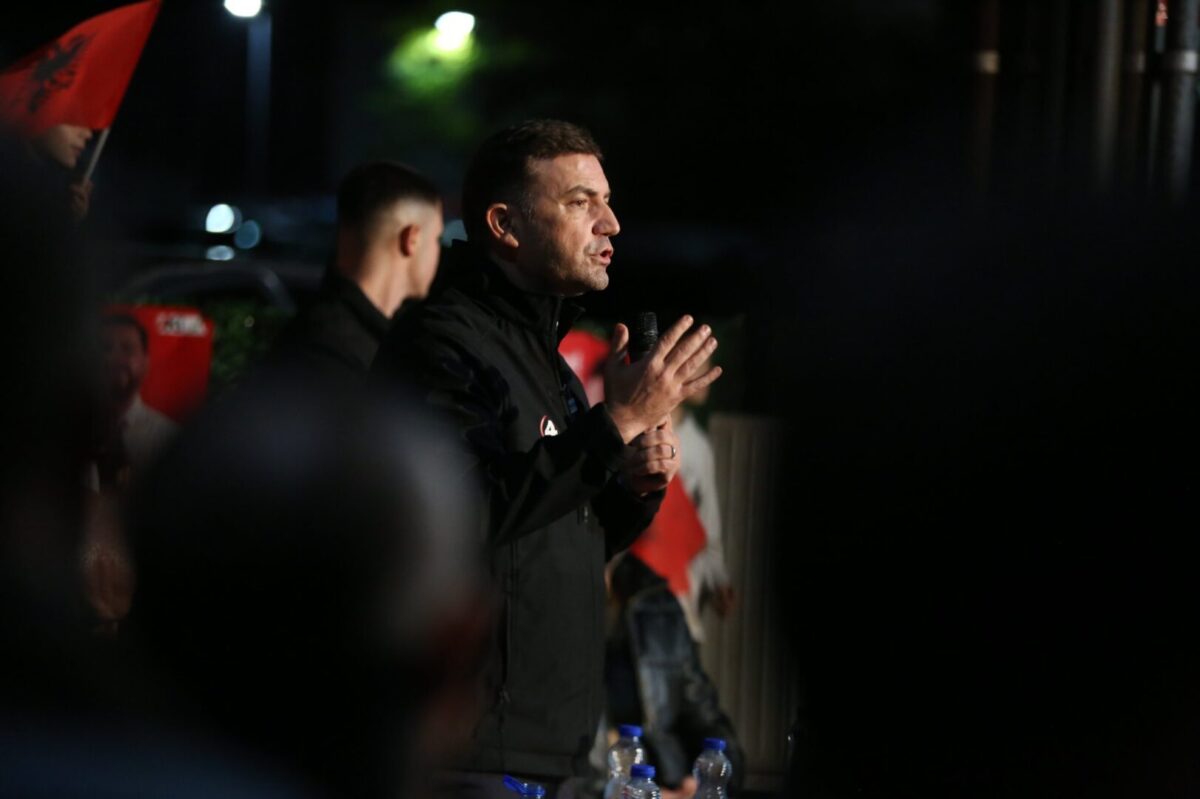 Османи призна дека направил грешка за поддршка на старата структура