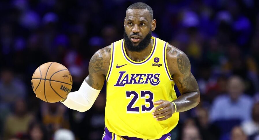 Прв пат во кариерата Леброн ќе го пропушти отоврањето на сезоната