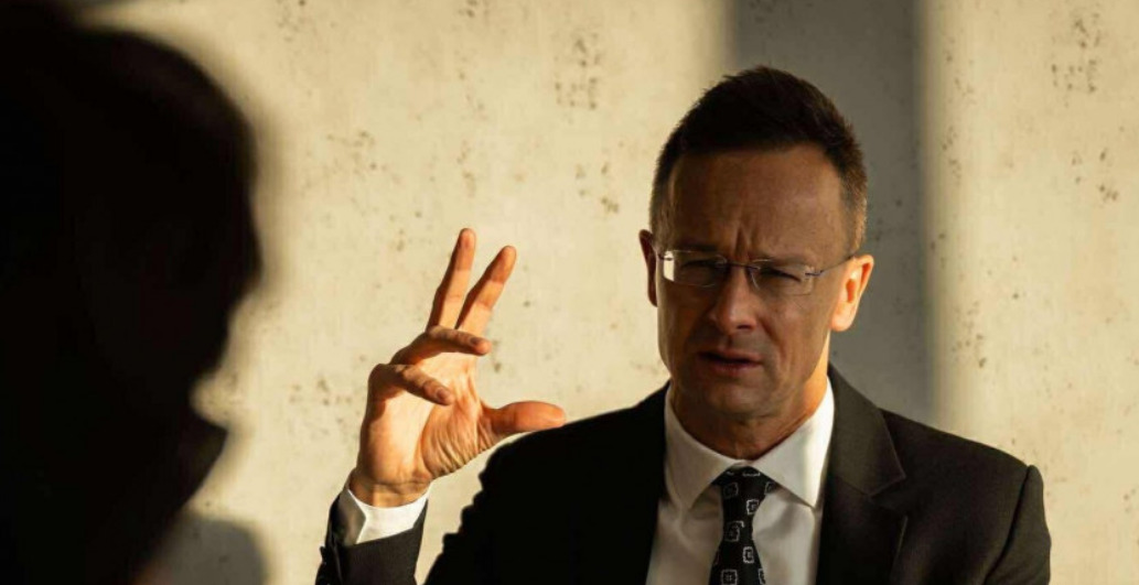 Сијарто: Судот што ги штити саботерите на „Северен тек“ не може да го уапси Путин