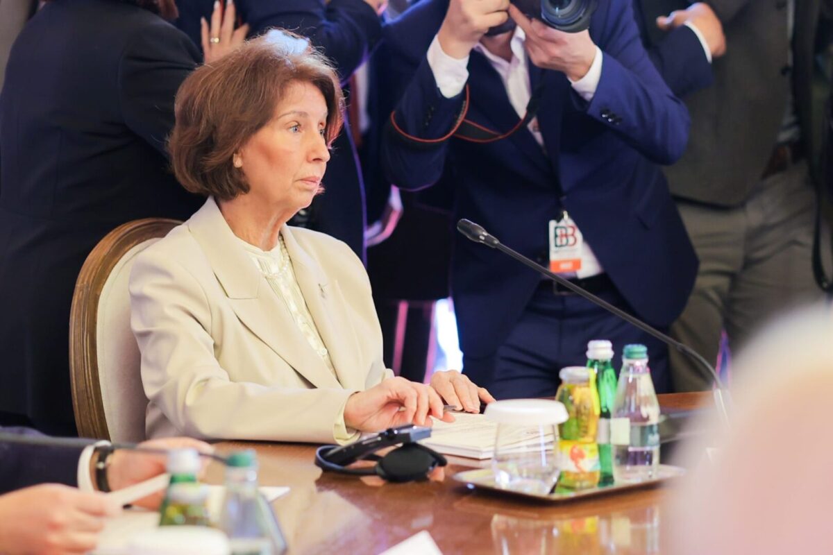 Сиљановска-Давкова: Цинизам и хипокризија е да барате од некого да биде отпорен на трети влијанија, оставајќи го пред портите на Европската Унија