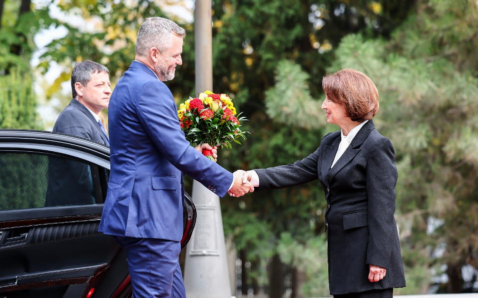 Сиљановска-Давкова го пречека Пелегрини, во фокус соработката и евроинтеграциите