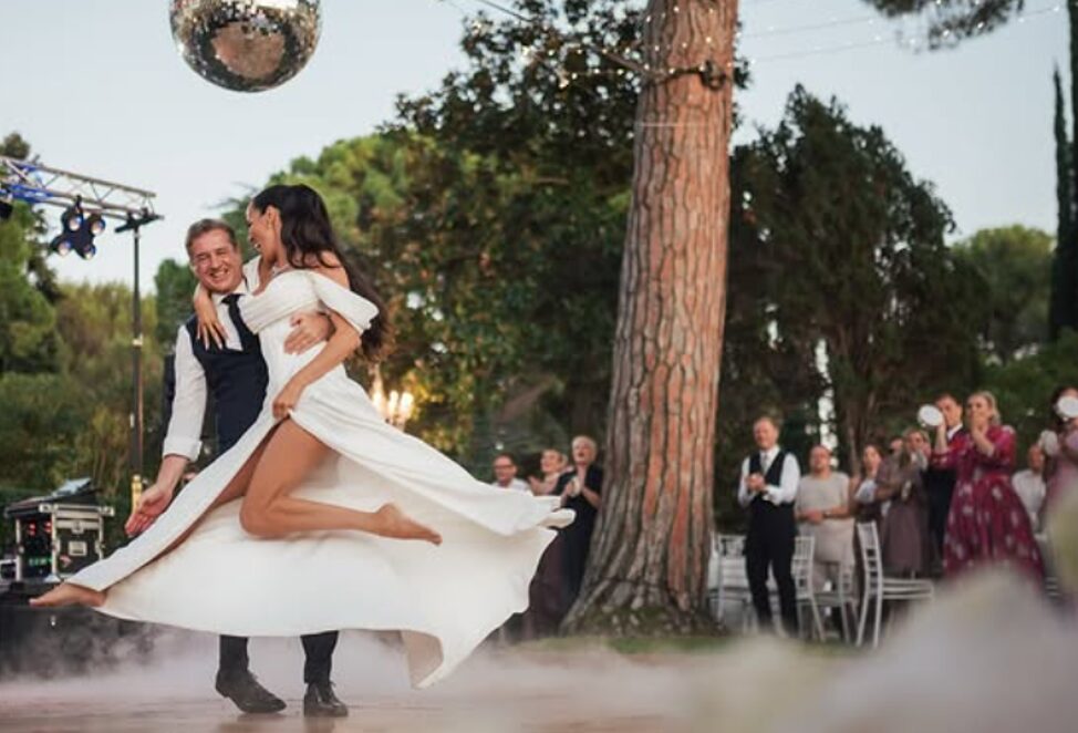 Сопругата на словенечкиот премиер за свадбата: „На гостите им ги одзедовме мобилните телефони“