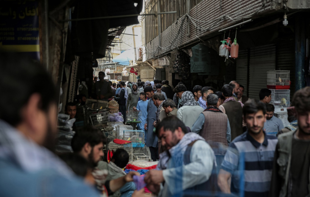 Талибанците го исклучија интернетот – авионите приземјени, банките блокирани, болниците едвај функционираат