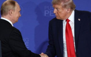 Трамп по телефонскиот разговор: Ќе се сретнам со Путин во Будимпешта