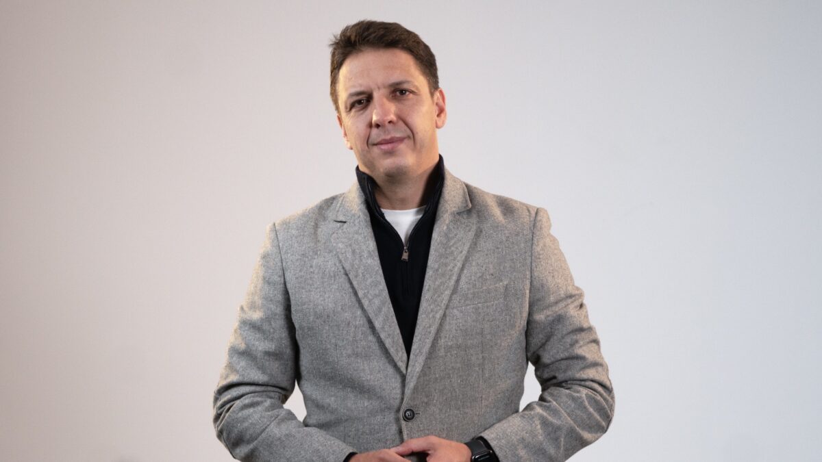 Трајановски: Паметно осветление во сите паркови и дворови на градинките и училиштата