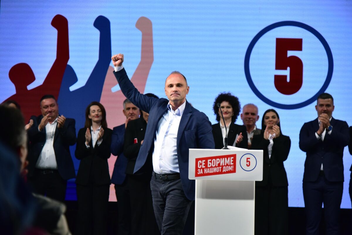 Филипче до Димитриевски: Со предавници на социјадемократската идеја не дебатирам