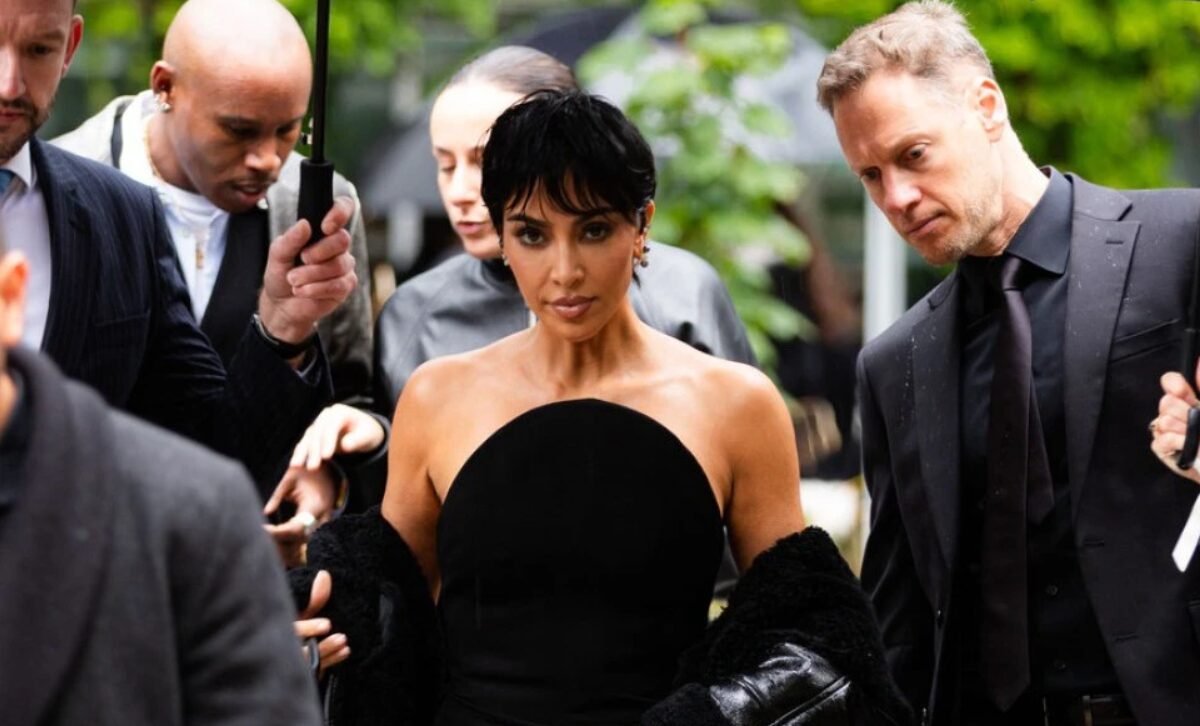 (Фото) Ким Кардашијан каква што досега не сме ја виделе: драстична промена, а сите имаат ист коментар