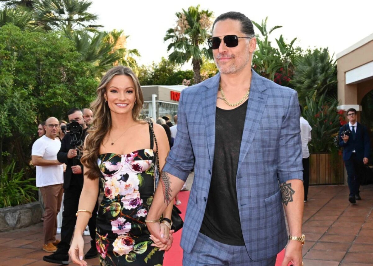 (Фото) Поранешниот сопруг на Софија Вергара ѝ предложи брак на девојката: „Луд е по неа, сака деца што е можно поскоро“