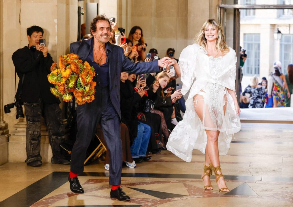 (Фото) Прекрасната Германка ја затвори модната ревија во секси венчаница