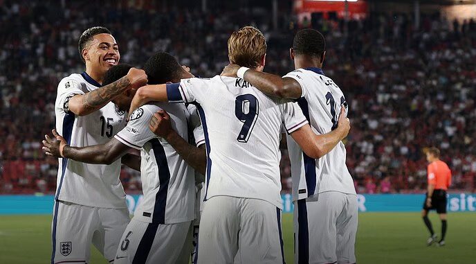 Фудбалерите на Англија и Велс ќе играат во дресови без имиња