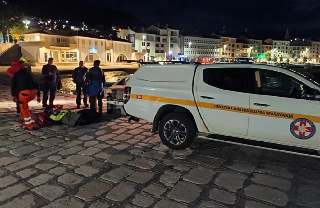 Четворица загинати во сообраќајна несреќа во Хрватска: нуркачите ги извлекоа телата од море, автомобилот бил изнајмен на аеродром