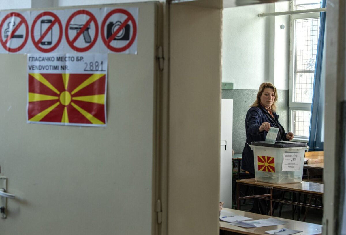 „10 спрема 1 по освоени општини во првиот круг е соодносот на ВМРО-ДПМНЕ со СДС, граѓаните избраа работа и дела, наместо криминал и неспособност“, велат од ВМРО-ДПМНЕ