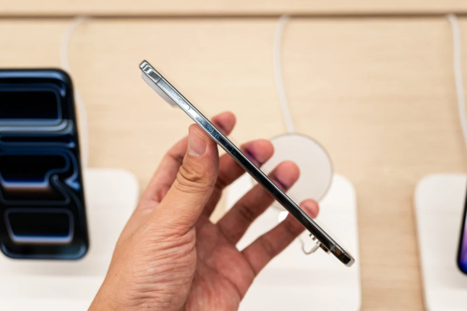 Apple го одложува објавувањето на следниот тенок iPhone?