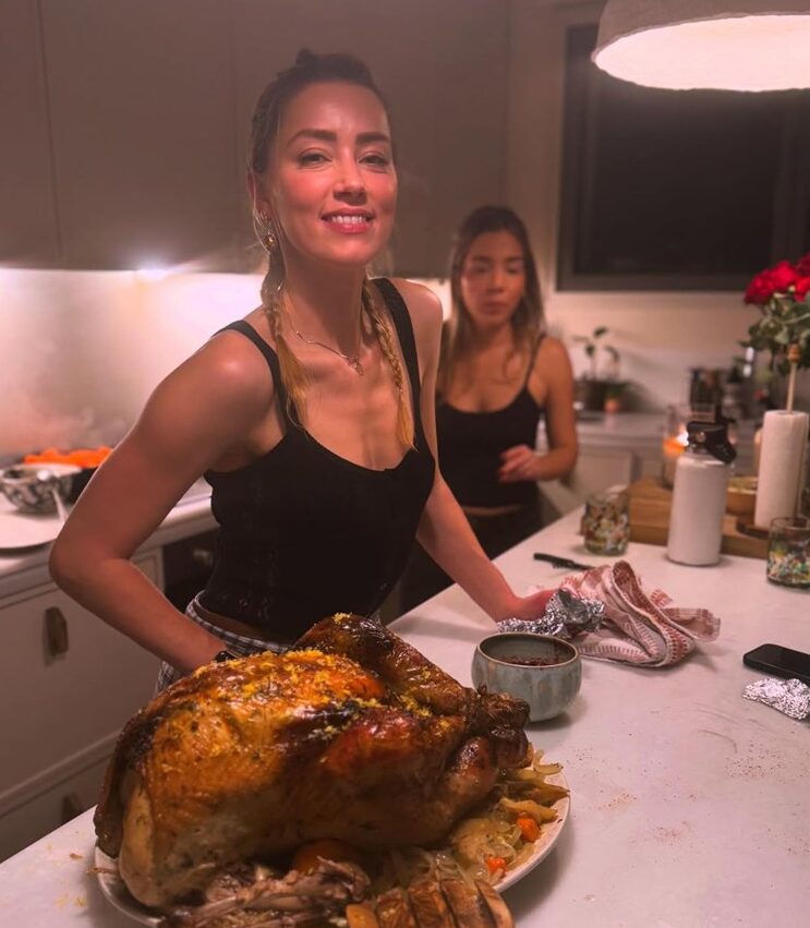 Амбер Херд сподели ретки фотографии од нејзиниот живот во Шпанија