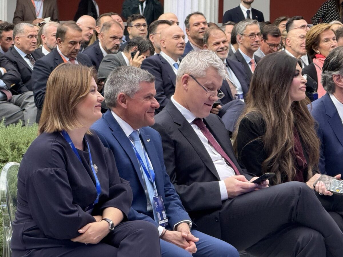 Божиновска меѓу енергетските лидери на P-TEC форумот во Атина: фокус на новата трансатлантска соработка