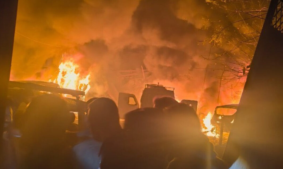 (Видео) Девет загинати и десетици повредени во разорна експлозија во полициска станица во Кашмир