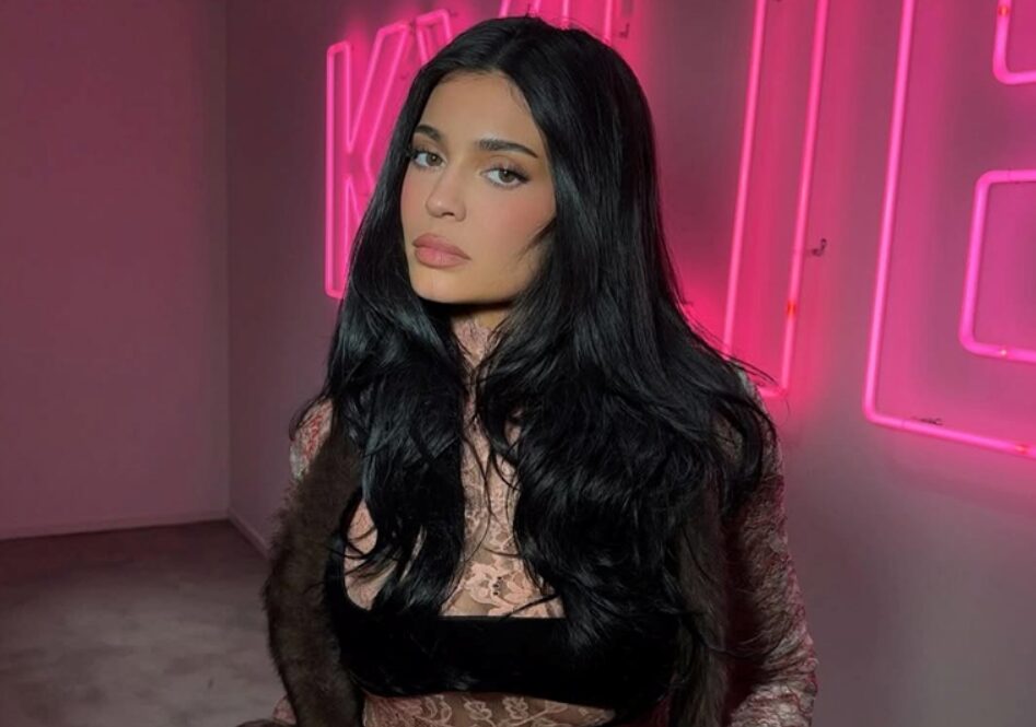 (Видео) Кајли Џенер за теоријата за рамна Земја: „Сè е можно“