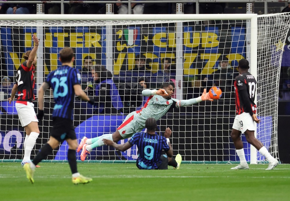 (Видео) Мењон му одбрани пенал на Чалханоглу, Милан го победи Интер