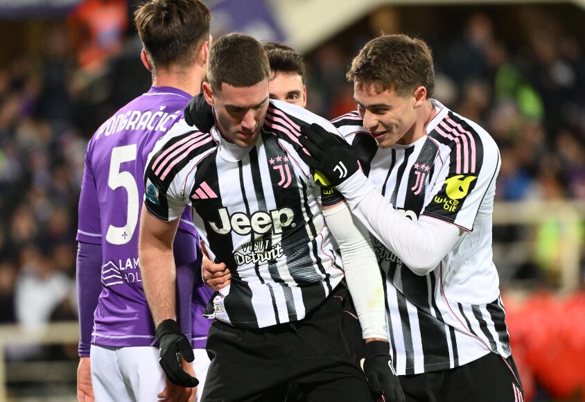 (Видео) Расизам во Фиренца: Судијата го молеше Влаховиќ да не го напушта теренот