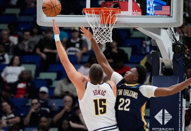 (Видео) Трипл-дабл на Јокиќ во Њу Орлеанс, Вучевиќ со звукот на сирената му пресуди на Портланд