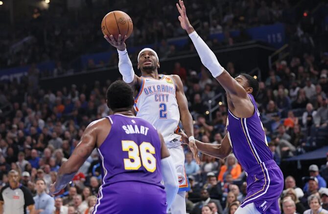 (Видео) Шампионска лекција за Лејкерси, Вориорс победија во Сан Антонио