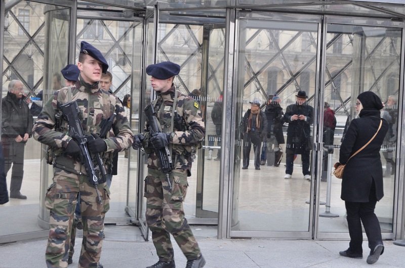 Во притвор се сите осомничени за грабежот во Лувр во Париз вреден 88 милиони евра