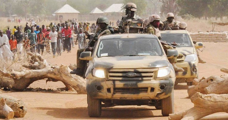 Вооружени лица киднапираа повеќе од 300 ученици и 12 наставници од католичко училиште во Нигерија