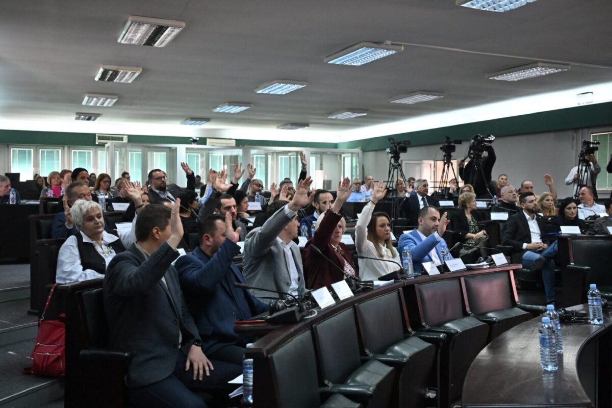 Град Скопје го усвои ребалансот на Буџетот: предвидена набавка на 80 нови автобуси, реконструкција на улици, паркови