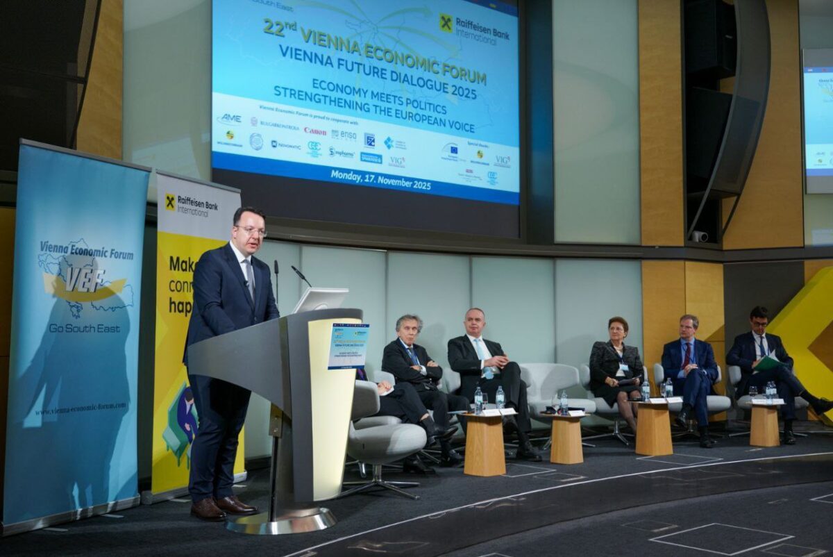 Градиме брза железница и автопати од Албанија до Бугарија, најави Николоски во Виена