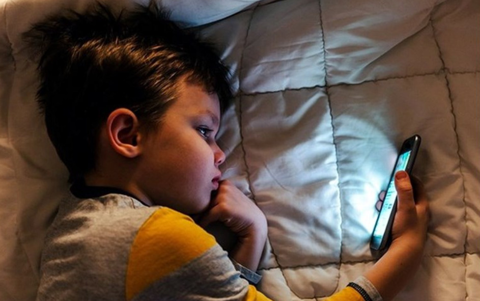 Данска ќе ги забрани социјалните мрежи за децата под 15 години