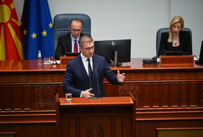 Иднината на Македонија е во ЕУ, но без двојни стандарди, сè ќе сториме да ја реализираме таа цел, вели Мицкоски