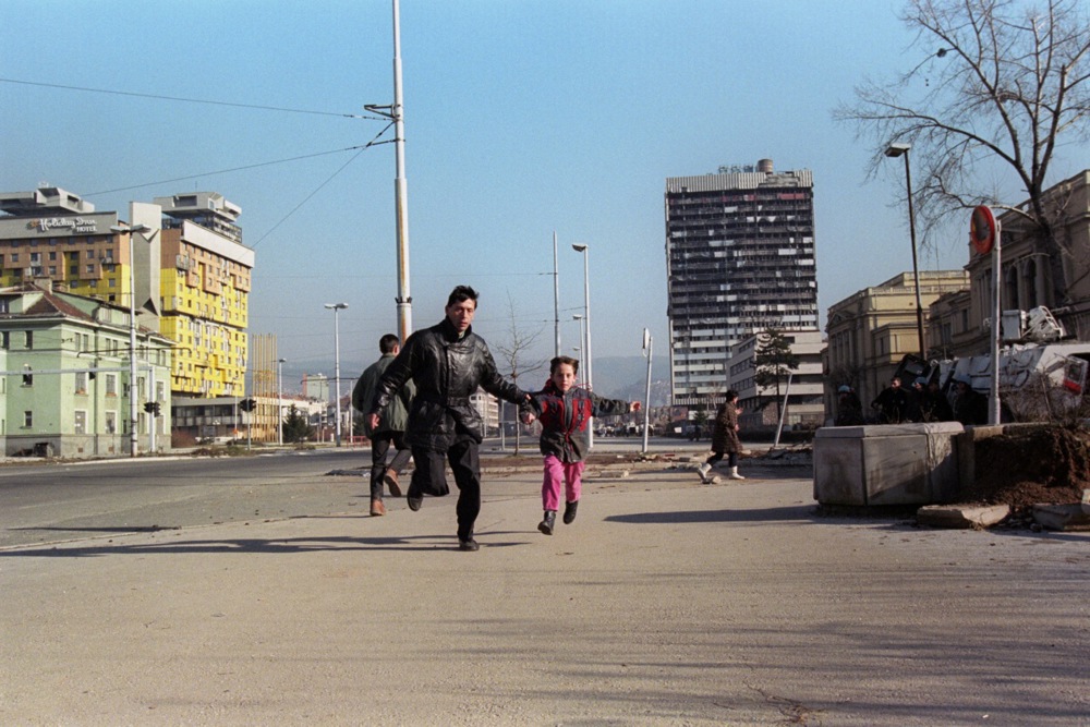 Истрага за странските викенд-снајперисти во Сараево: „Носеа пушки што личеа како за лов, ги таргетираа децата“