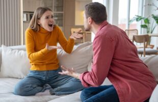 Кои хороскопски знаци имаат најлош темперамент: ќе експлодираат за секунда и ќе ве покосат