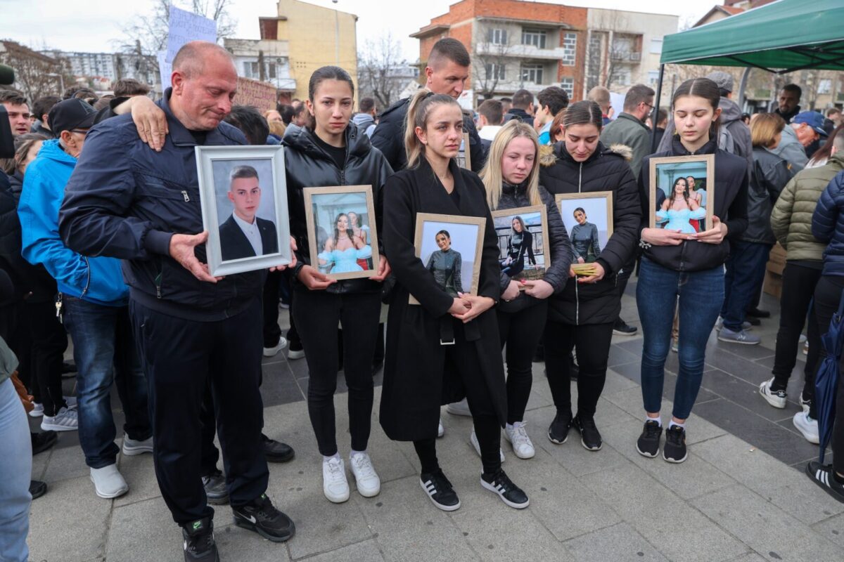 Марш на ангелите“ во Кочани: До кога ќе се одложува правдата и вистината за „Пулс“