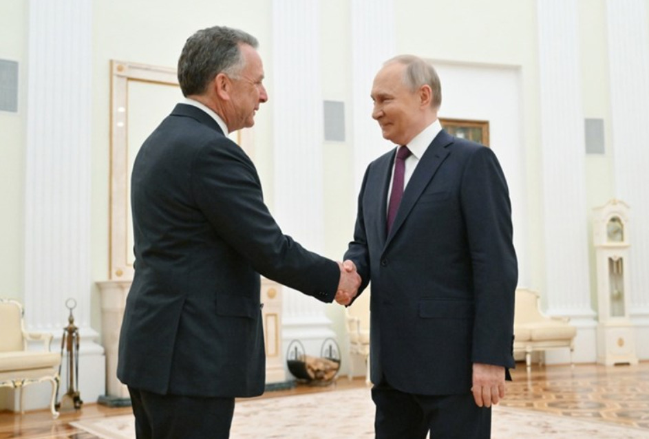 Мировниот план на Трамп се базира на документ што му го испратија Русите, според три извори