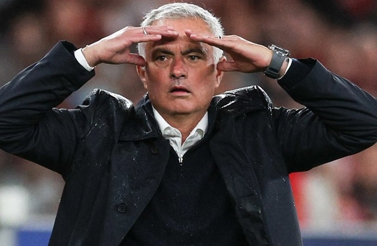 Мурињо замина од Истанбул, но во хотелот оставил долг од 750.000 евра