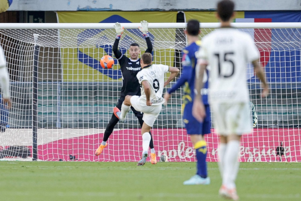 Парма по 24 години победи на „Бентегоди“