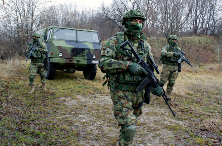 РТС: Пукано кон српски војници во близина на воена база