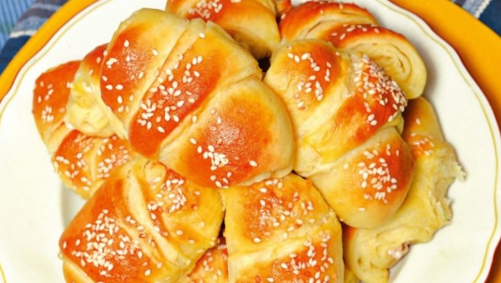 Рецепт за наједноставните домашни кифлички